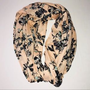 Infinity Scarf Peach Cream Gray Floral 🖤🌸